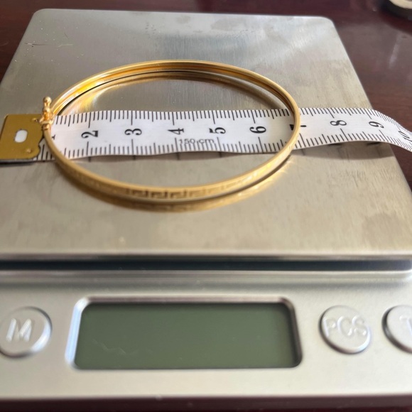 18kg pure gold Bungle. Price is firm - Picture 2 of 2